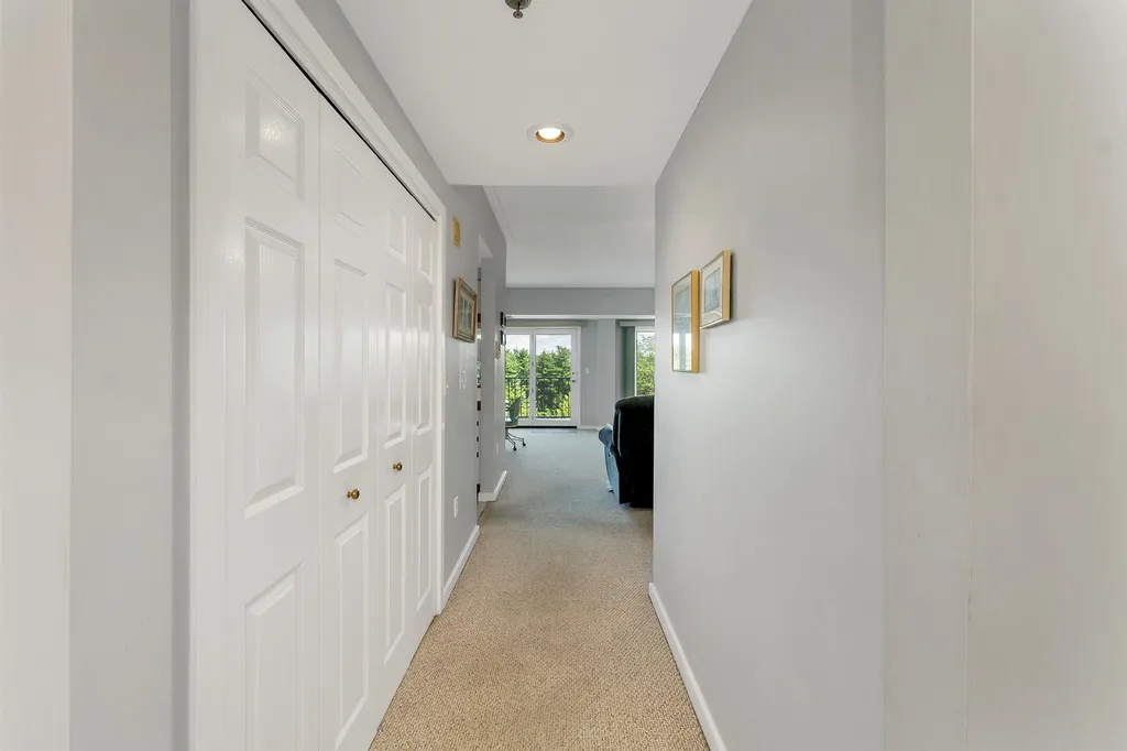 12 Mt. Laurels Drive Nashua NH 03062