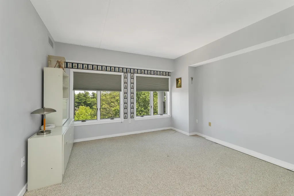 12 Mt. Laurels Drive Nashua NH 03062