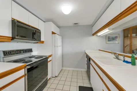 12 Mt. Laurels Drive Nashua NH 03062