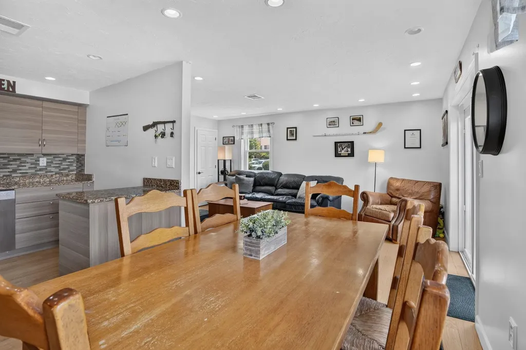 264 Stonebridge Drive Nashua NH 03063