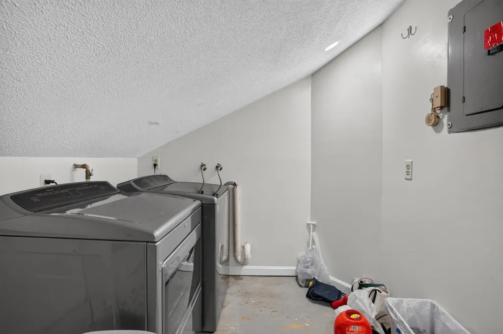 264 Stonebridge Drive Nashua NH 03063