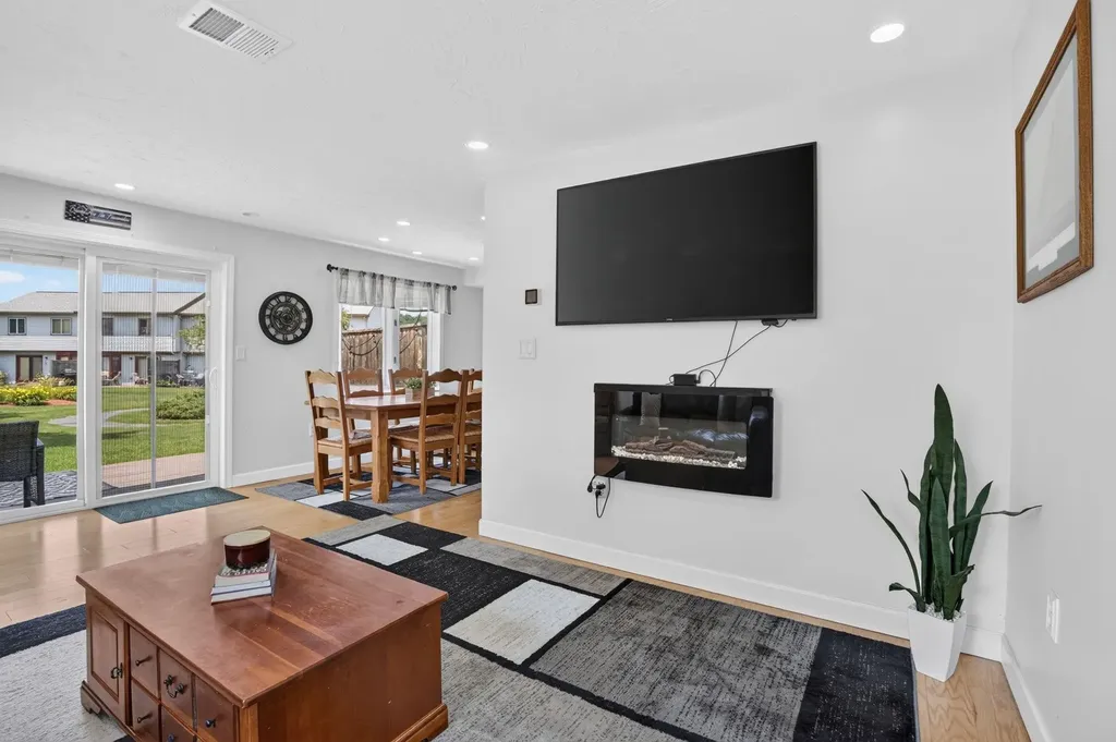 264 Stonebridge Drive Nashua NH 03063