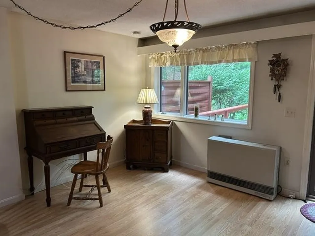 11 Evergreen Lane Brattleboro VT 05301