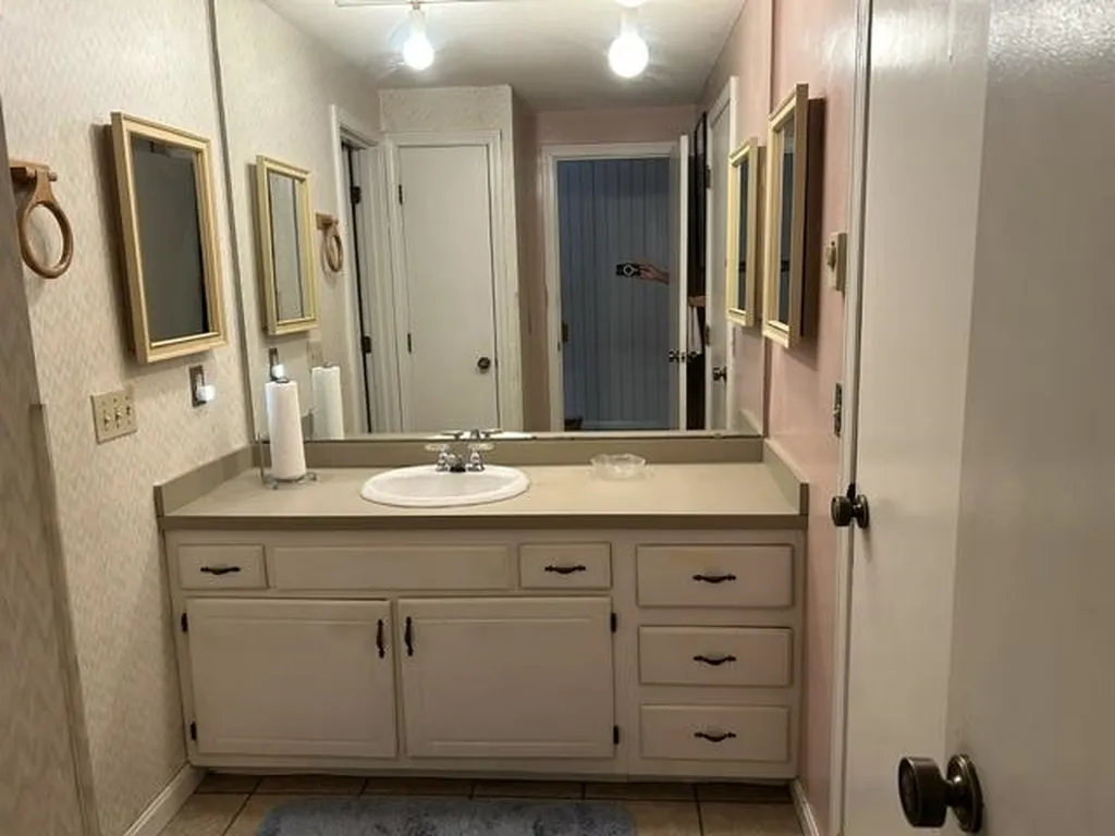 11 Evergreen Lane Brattleboro VT 05301