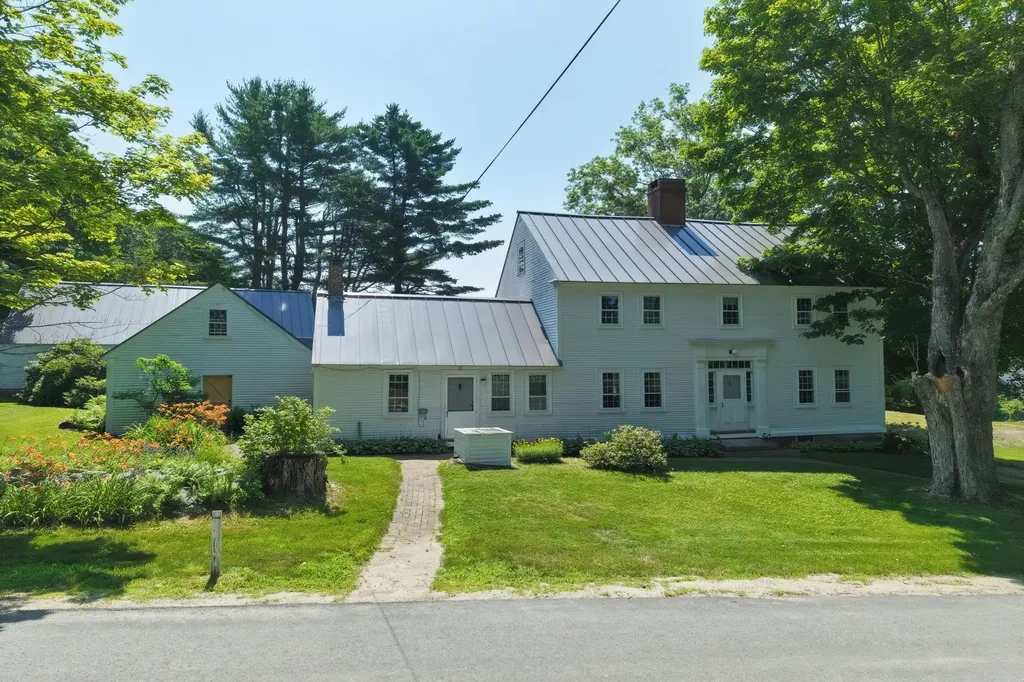 21 Trask Mountain Road Wolfeboro NH 03894