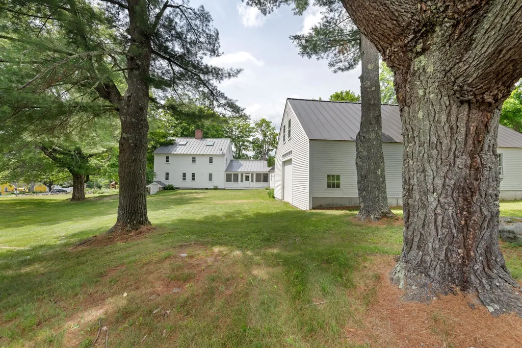 21 Trask Mountain Road Wolfeboro NH 03894