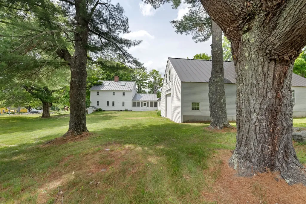 21 Trask Mountain Road Wolfeboro NH 03894