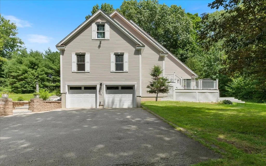 3 Rocking Chair Lane Atkinson NH 03811