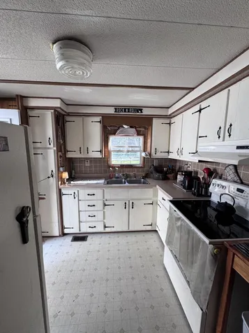 19 Childrens Way Jaffrey NH 03452