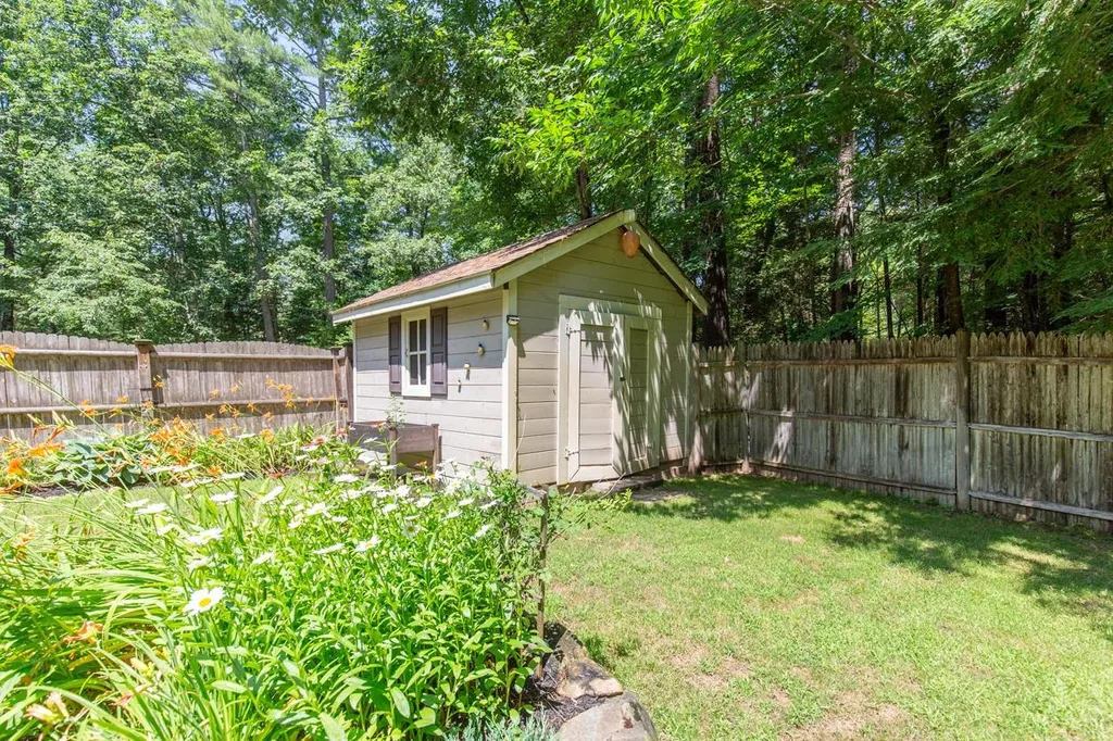46 Cleveland Hill Road Brookline NH 03033