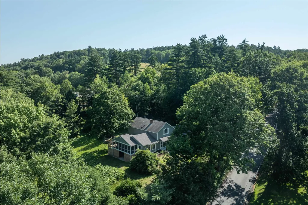 69 High Street Walpole NH 03608