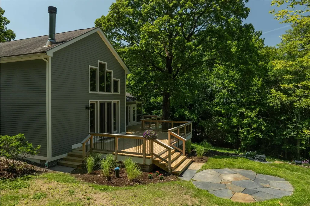 69 High Street Walpole NH 03608
