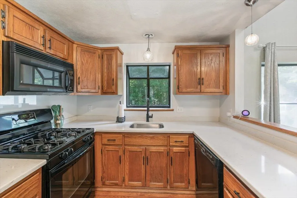 53 Clement Court Haverhill MA 01832