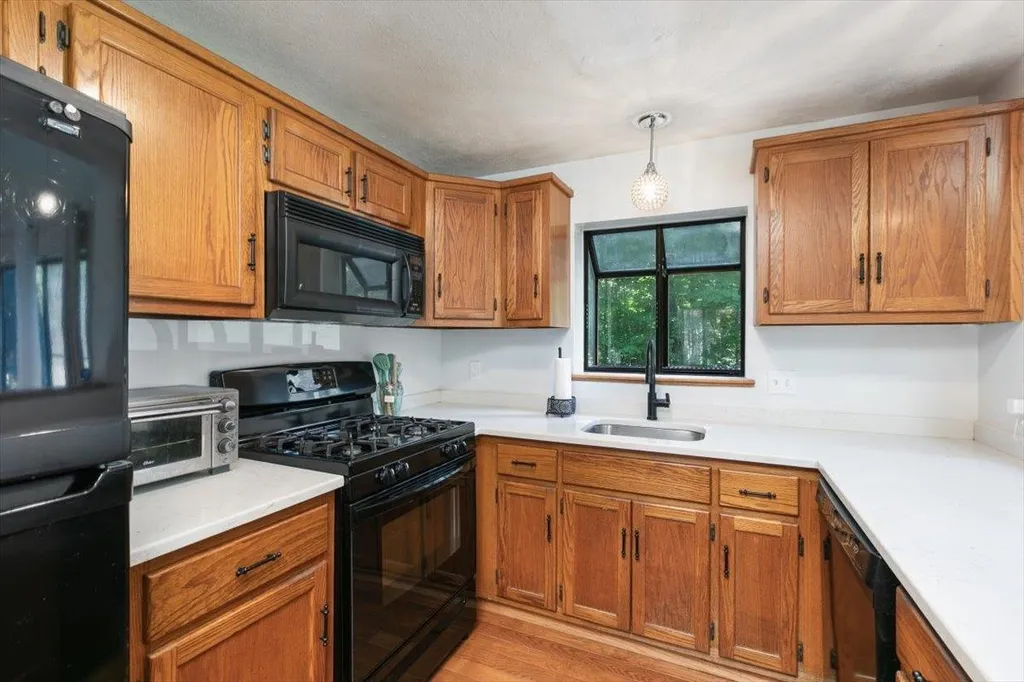 53 Clement Court Haverhill MA 01832