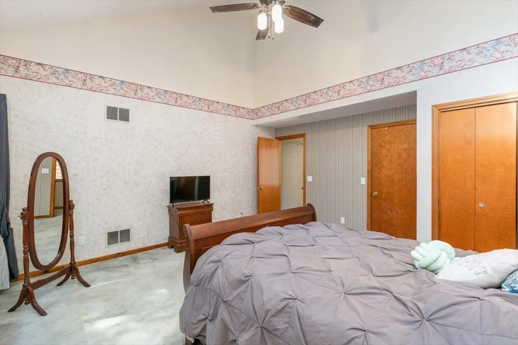 53 Clement Court Haverhill MA 01832