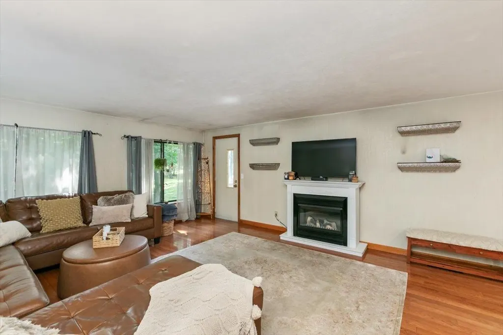 53 Clement Court Haverhill MA 01832