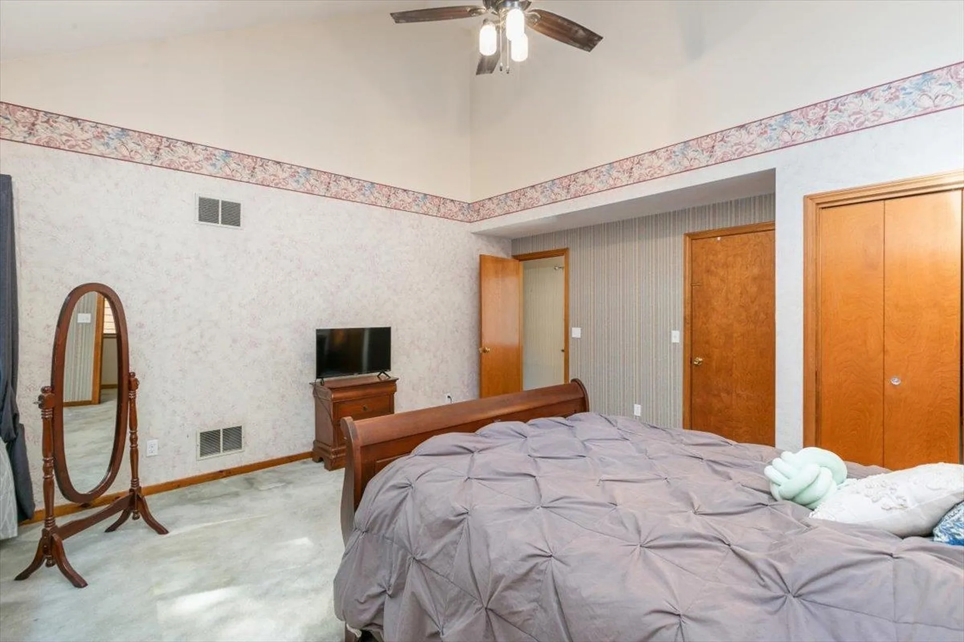 53 Clement Court Haverhill MA 01832