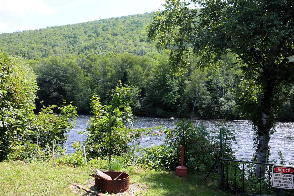 6 Cascade Flats Gorham NH 03581