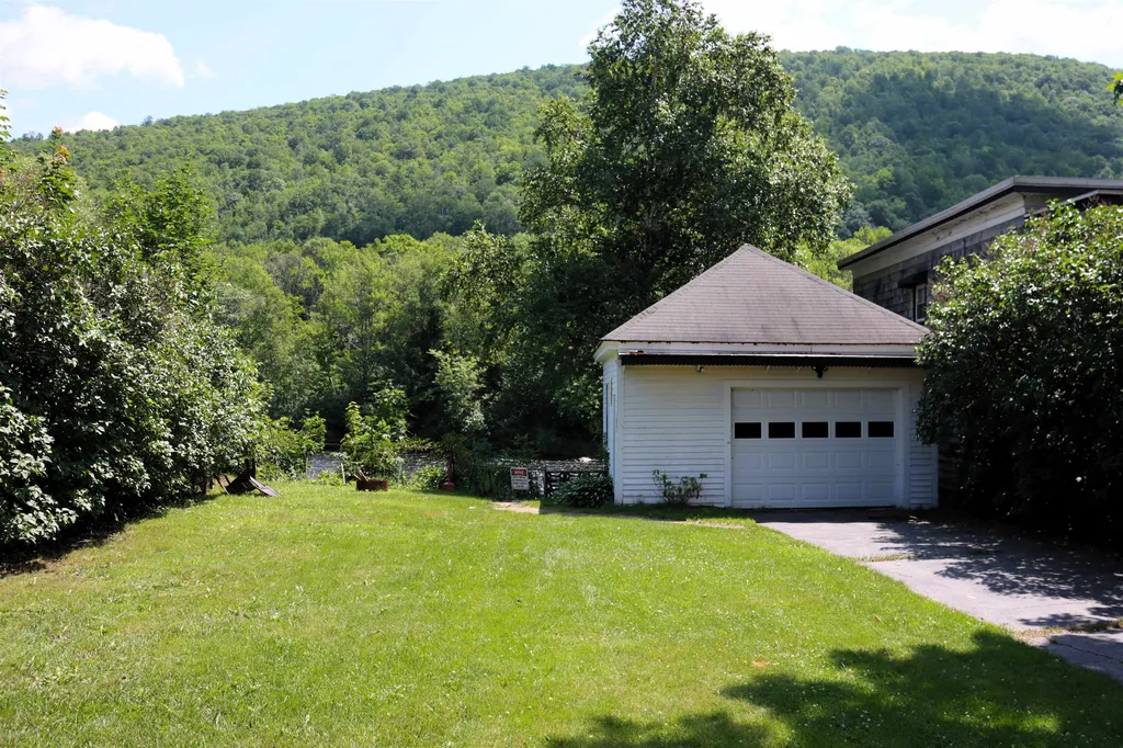 6 Cascade Flats Gorham NH 03581