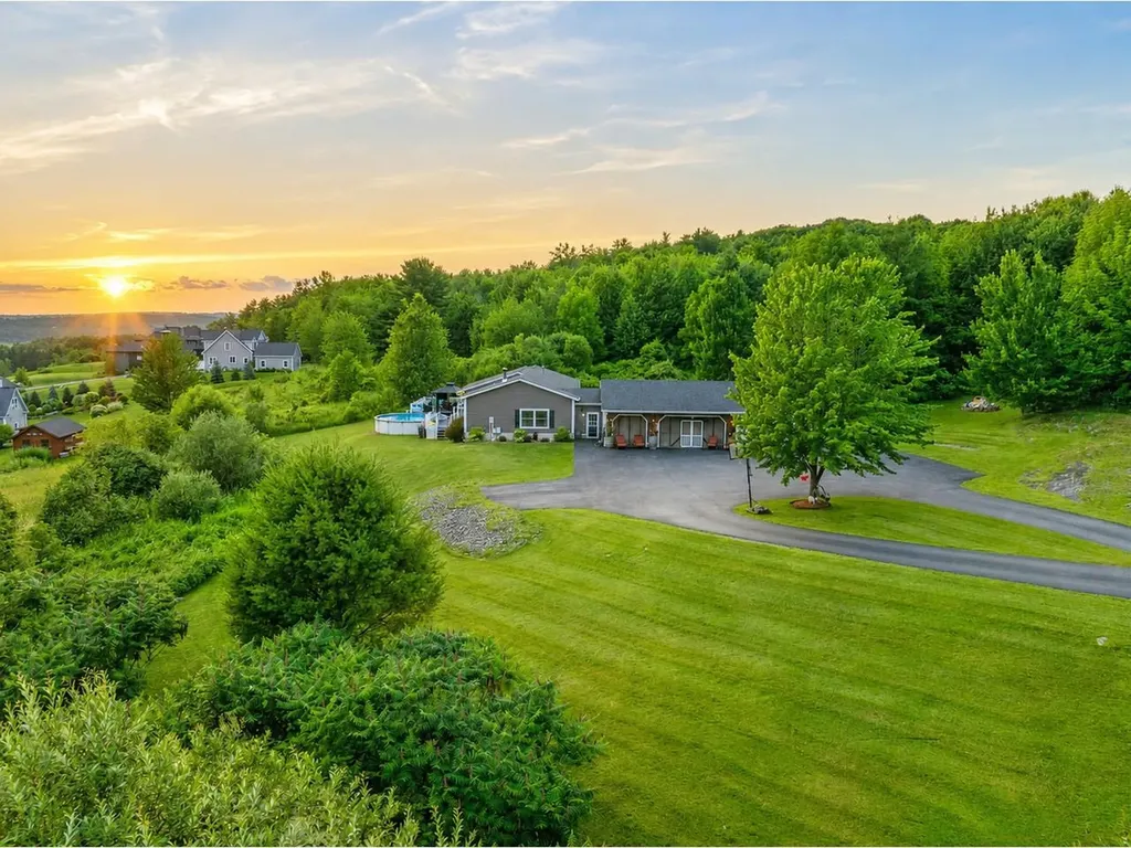 4 Sleepy Hollow Road Essex VT 05452