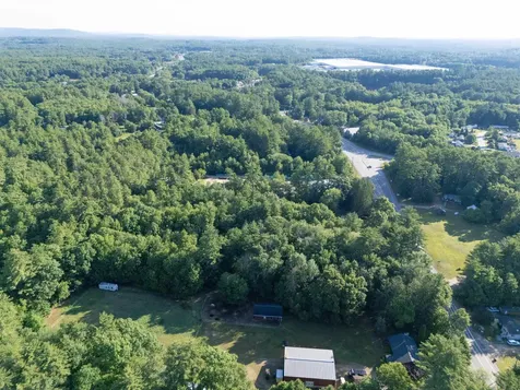3 Chester Road Raymond NH 03077