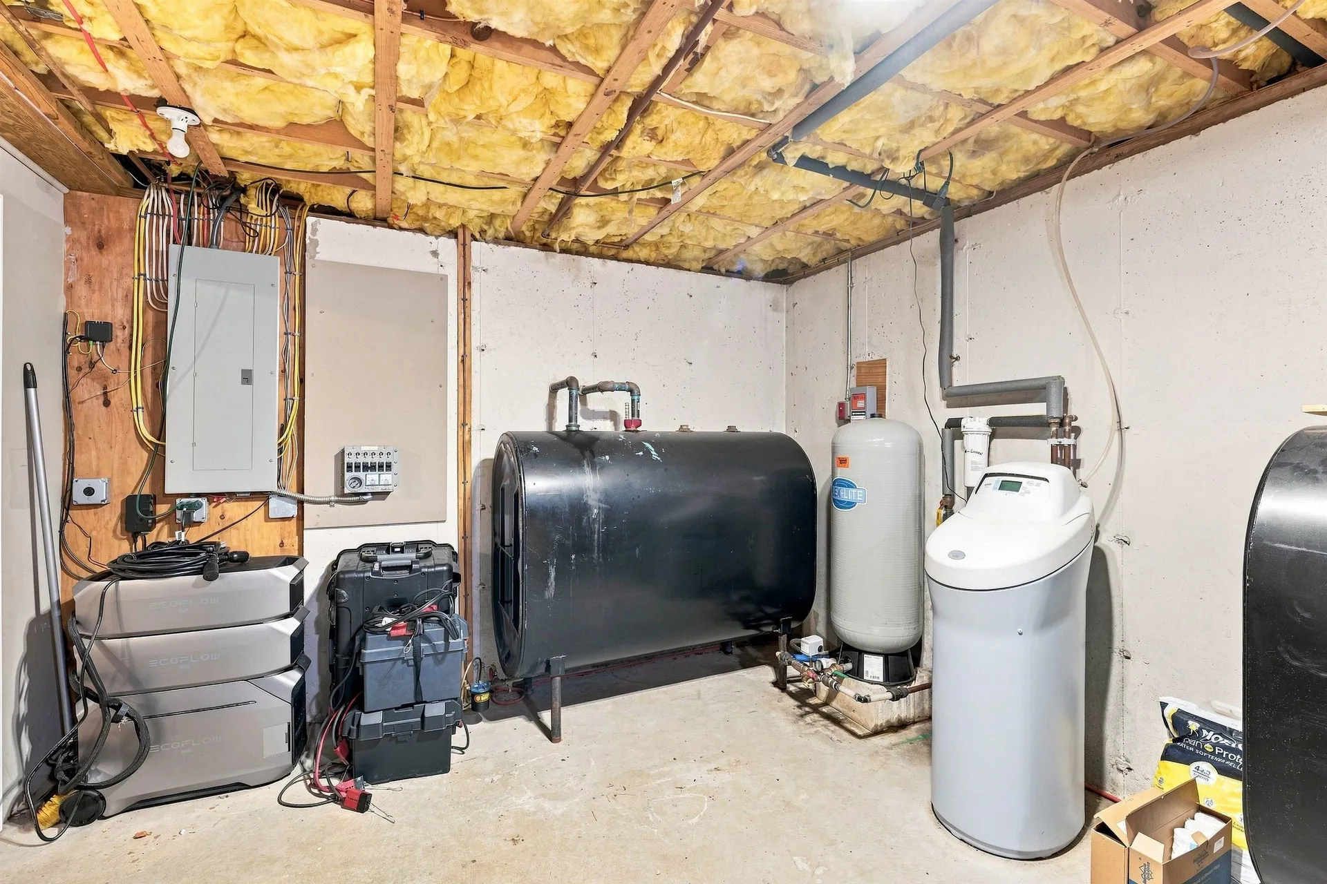 108 Hutchins Road Chesterfield NH 03466