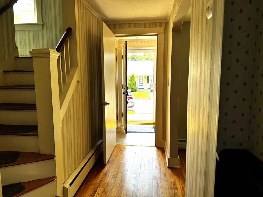 4 Wayne Avenue Claremont NH 03743