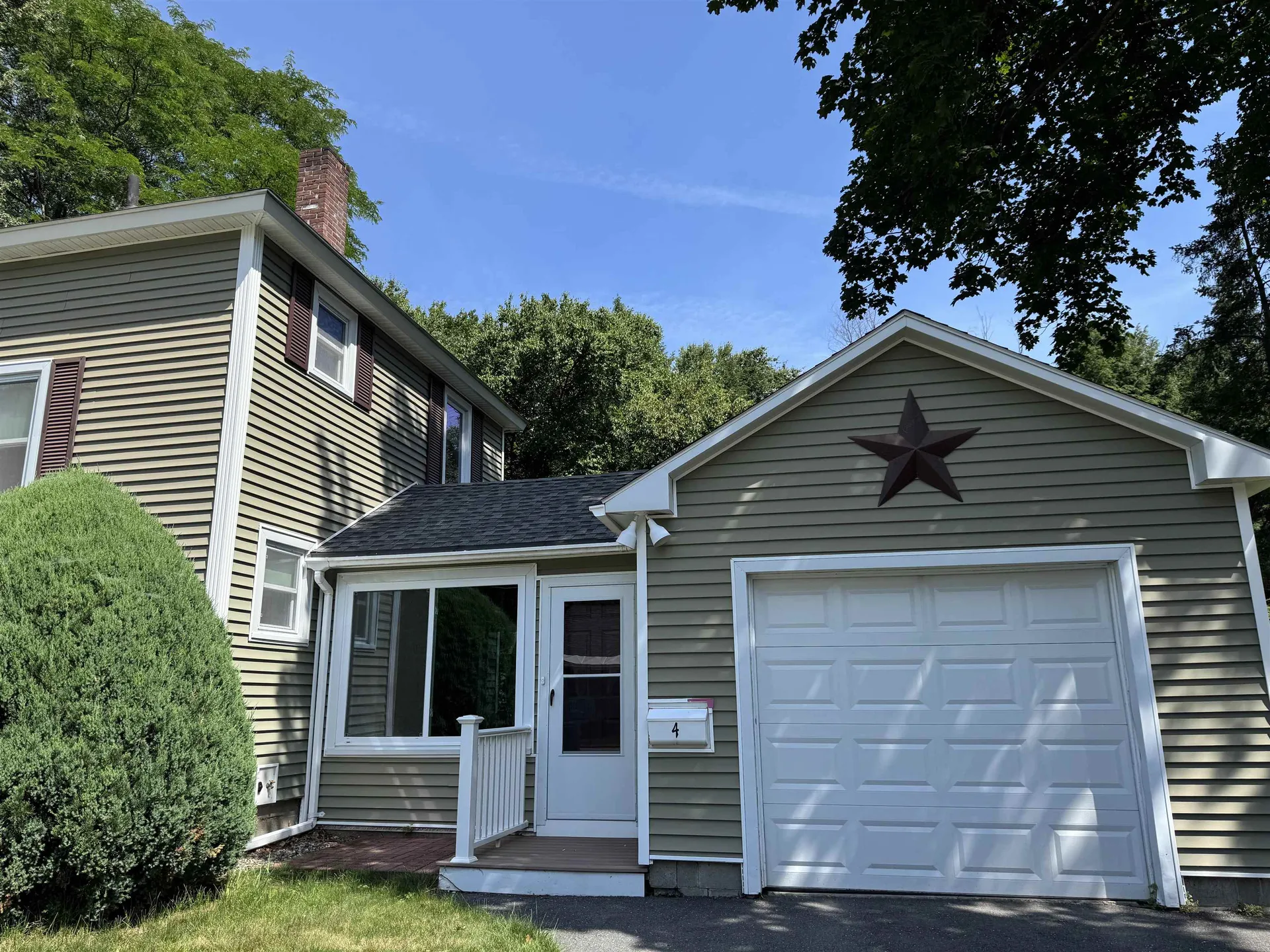 4 Wayne Avenue Claremont NH 03743