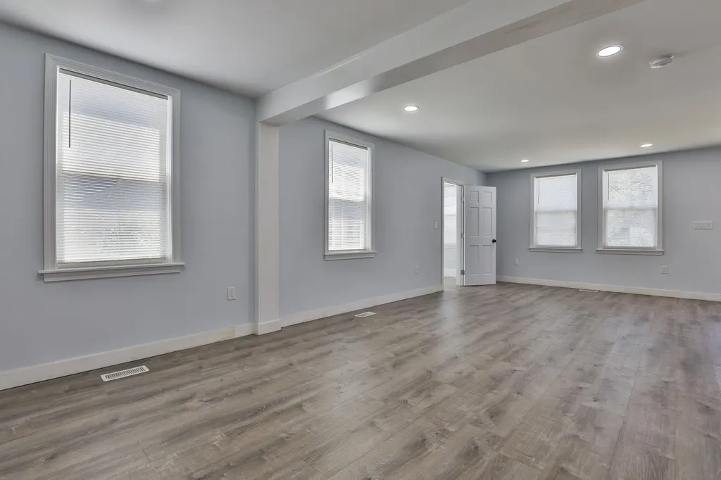 151 Tolles Street Nashua NH 03064