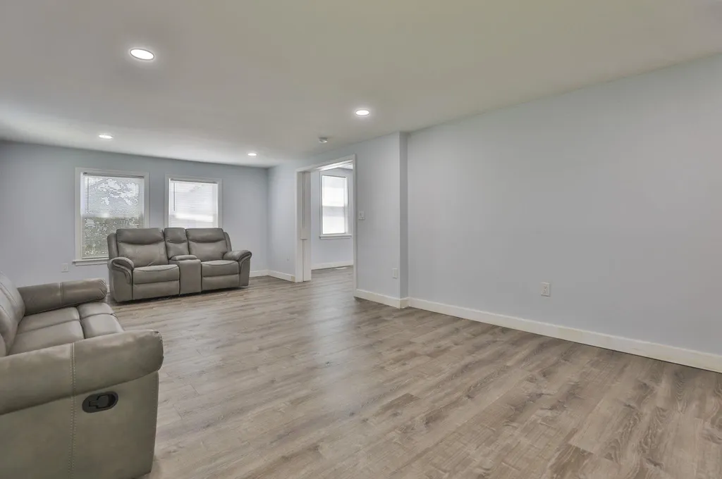 151 Tolles Street Nashua NH 03064