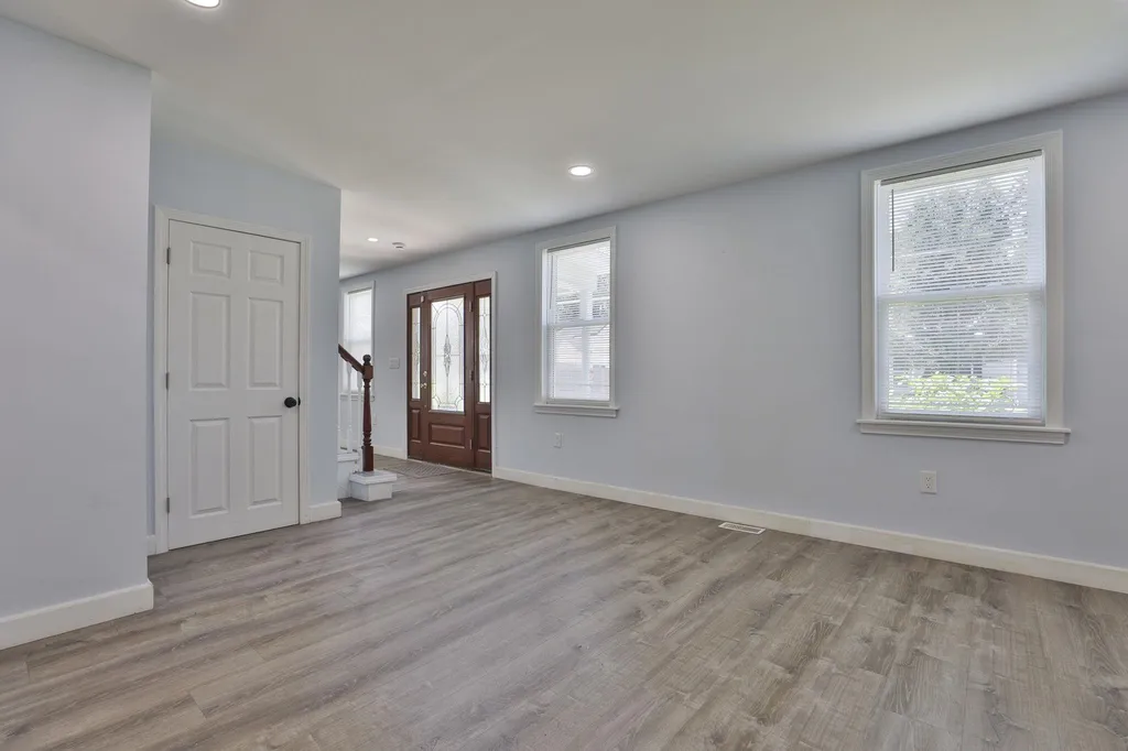 151 Tolles Street Nashua NH 03064