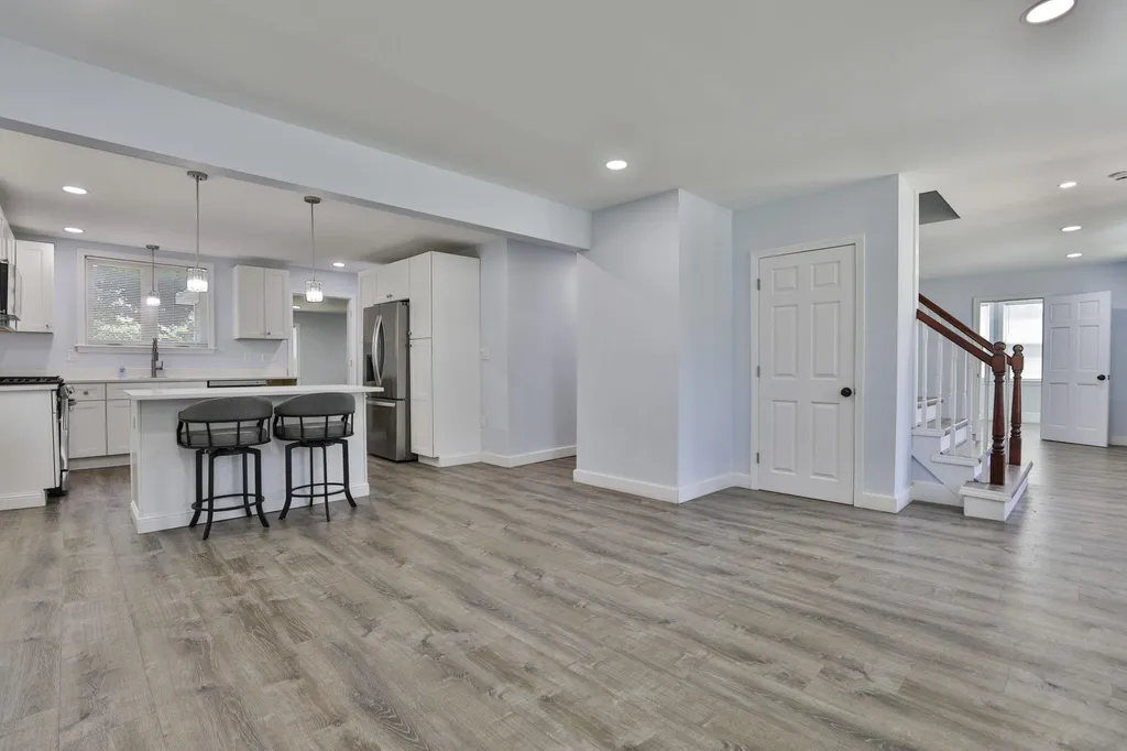 151 Tolles Street Nashua NH 03064