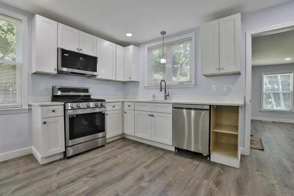 151 Tolles Street Nashua NH 03064