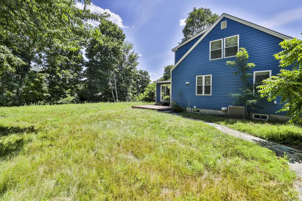 151 Tolles Street Nashua NH 03064