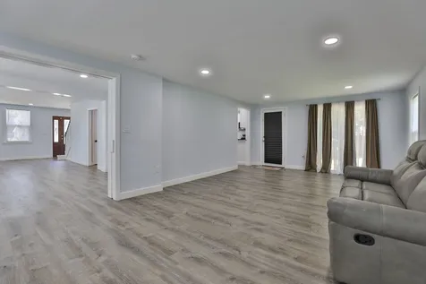 151 Tolles Street Nashua NH 03064