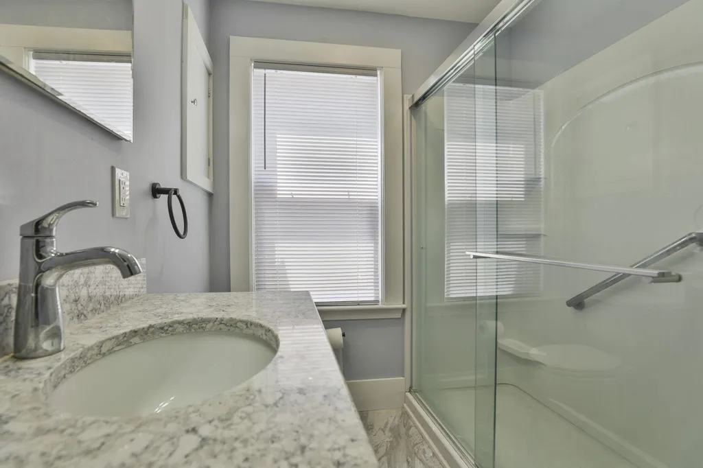 1 Oak Street Nashua NH 03060