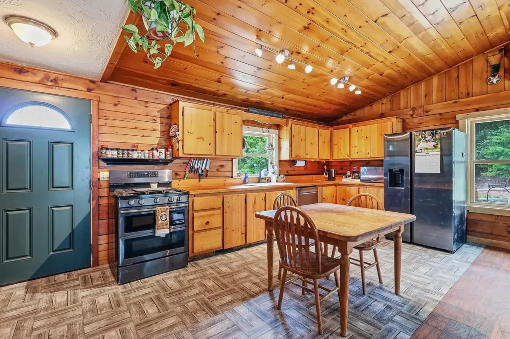 502 Hornetown Road Farmington NH 03835