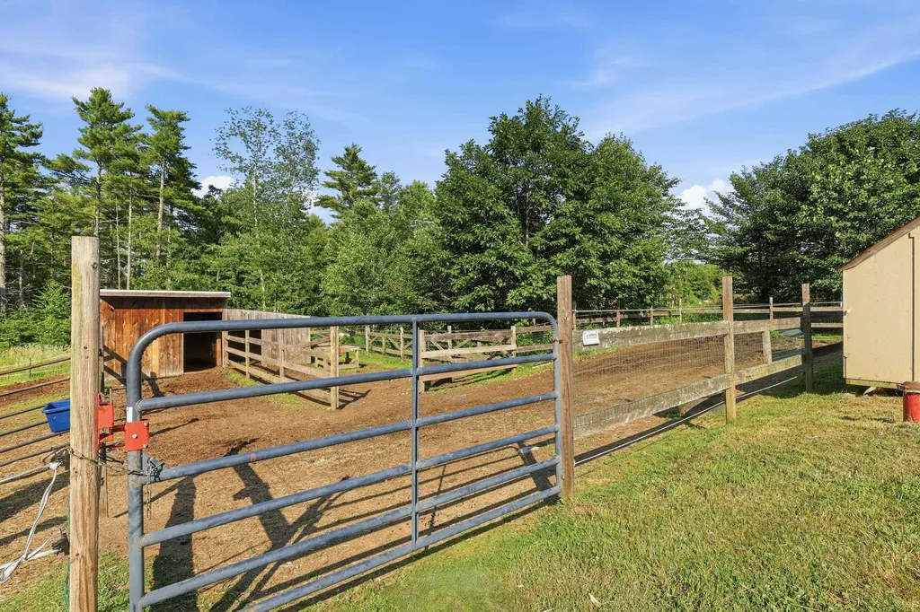 502 Hornetown Road Farmington NH 03835