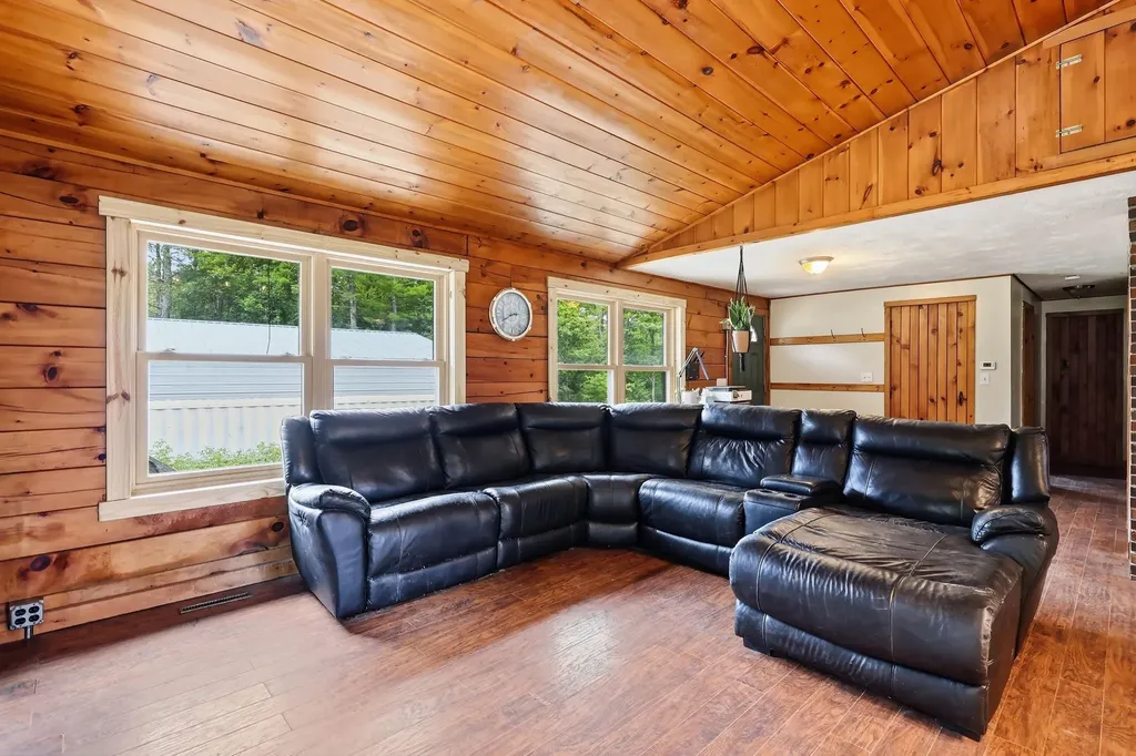 502 Hornetown Road Farmington NH 03835