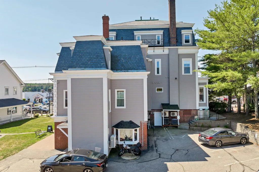 25 N Main Street Wolfeboro NH 03894