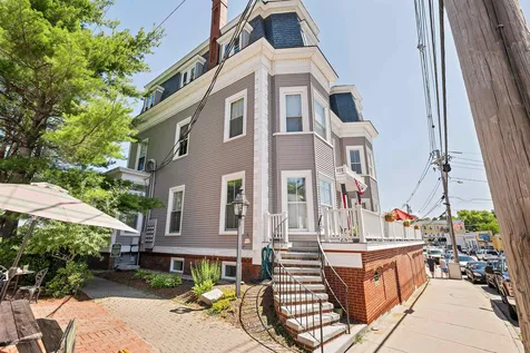 25 N Main Street Wolfeboro NH 03894