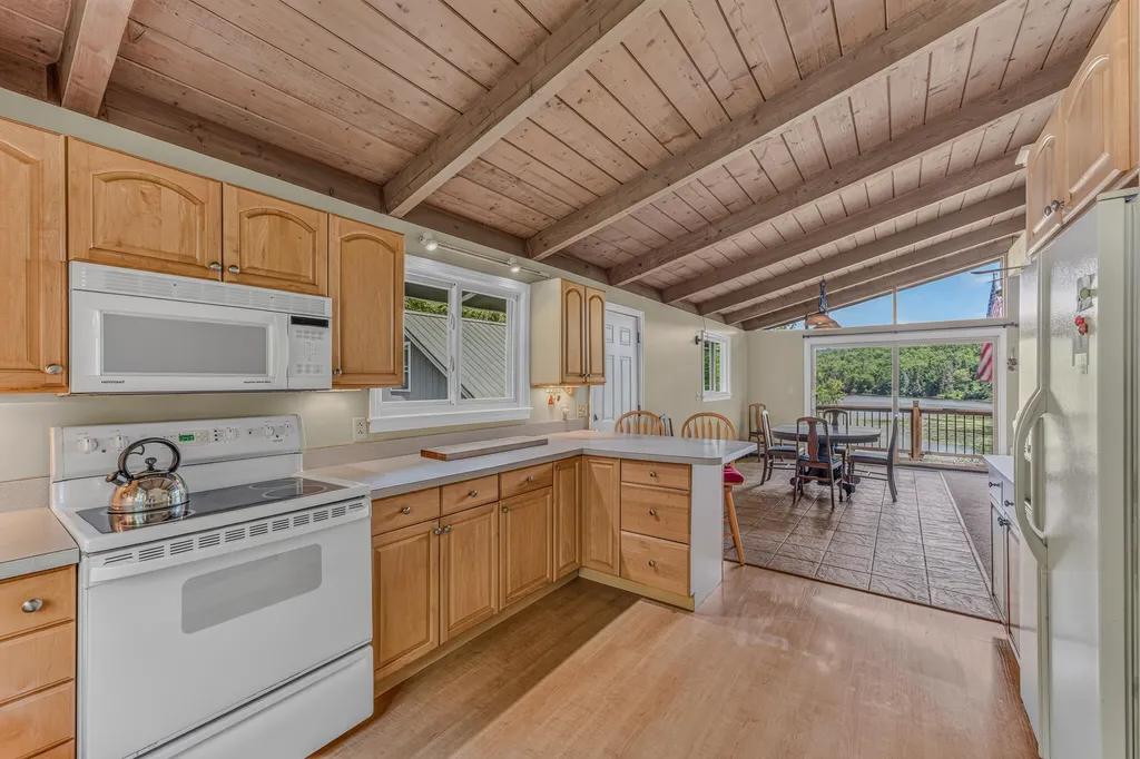 1190 Streeter Pond Road Sugar Hill NH 03586