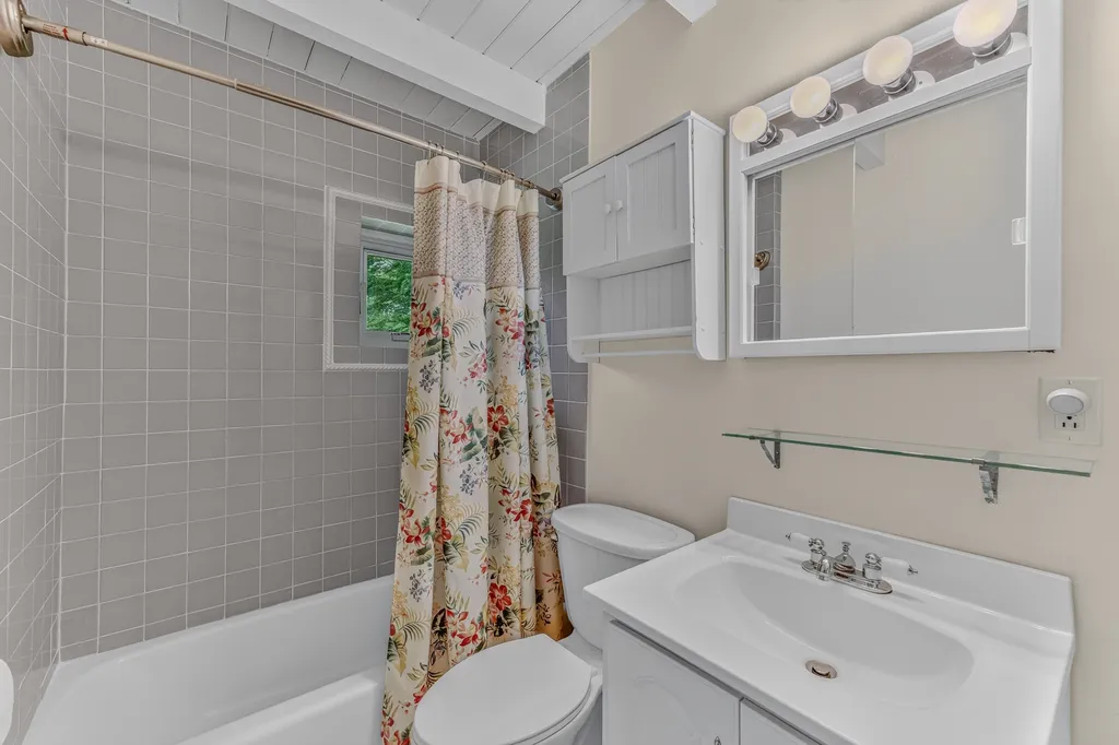 1190 Streeter Pond Road Sugar Hill NH 03586