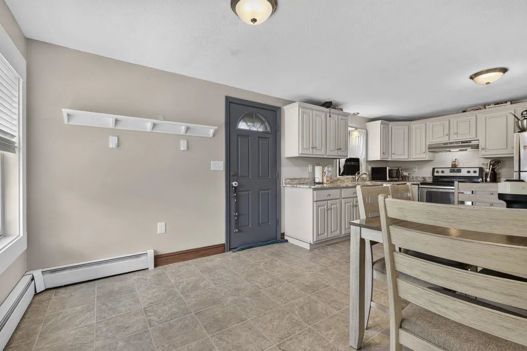 6 Frost Road Derry NH 03038
