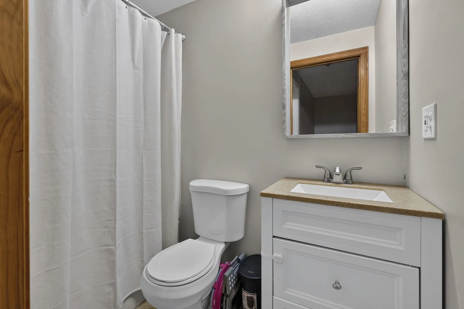 6 Frost Road Derry NH 03038