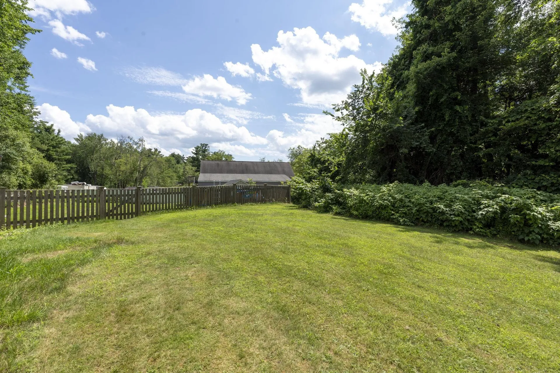 6 Frost Road Derry NH 03038