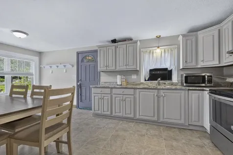 6 Frost Road Derry NH 03038