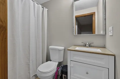 6 Frost Road Derry NH 03038