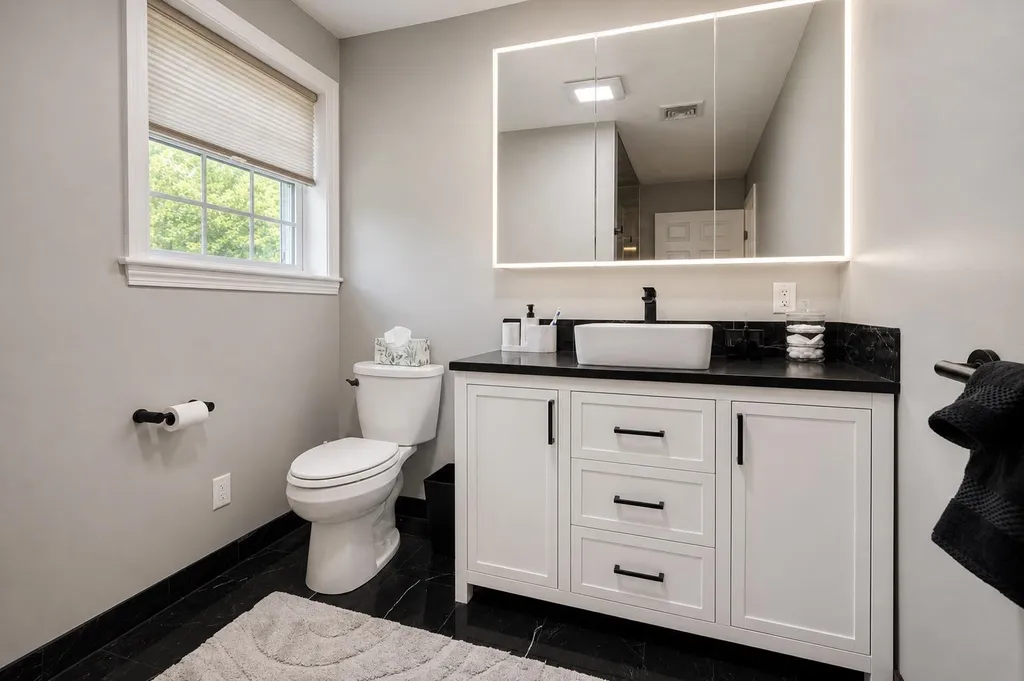377 Kings Highway New Durham NH 03855