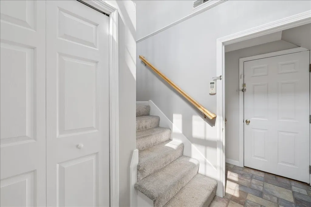 11 Edward Circle Bedford NH 03110